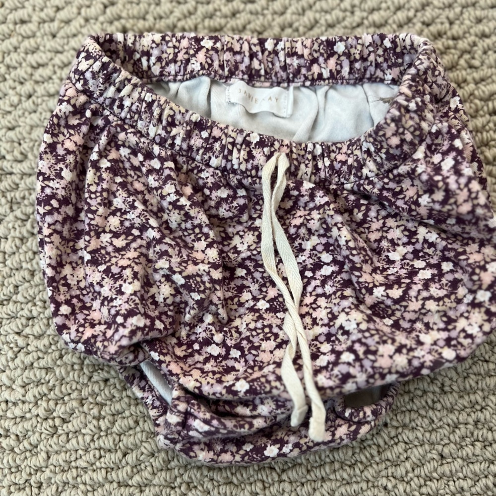 Jamie Kay bloomers